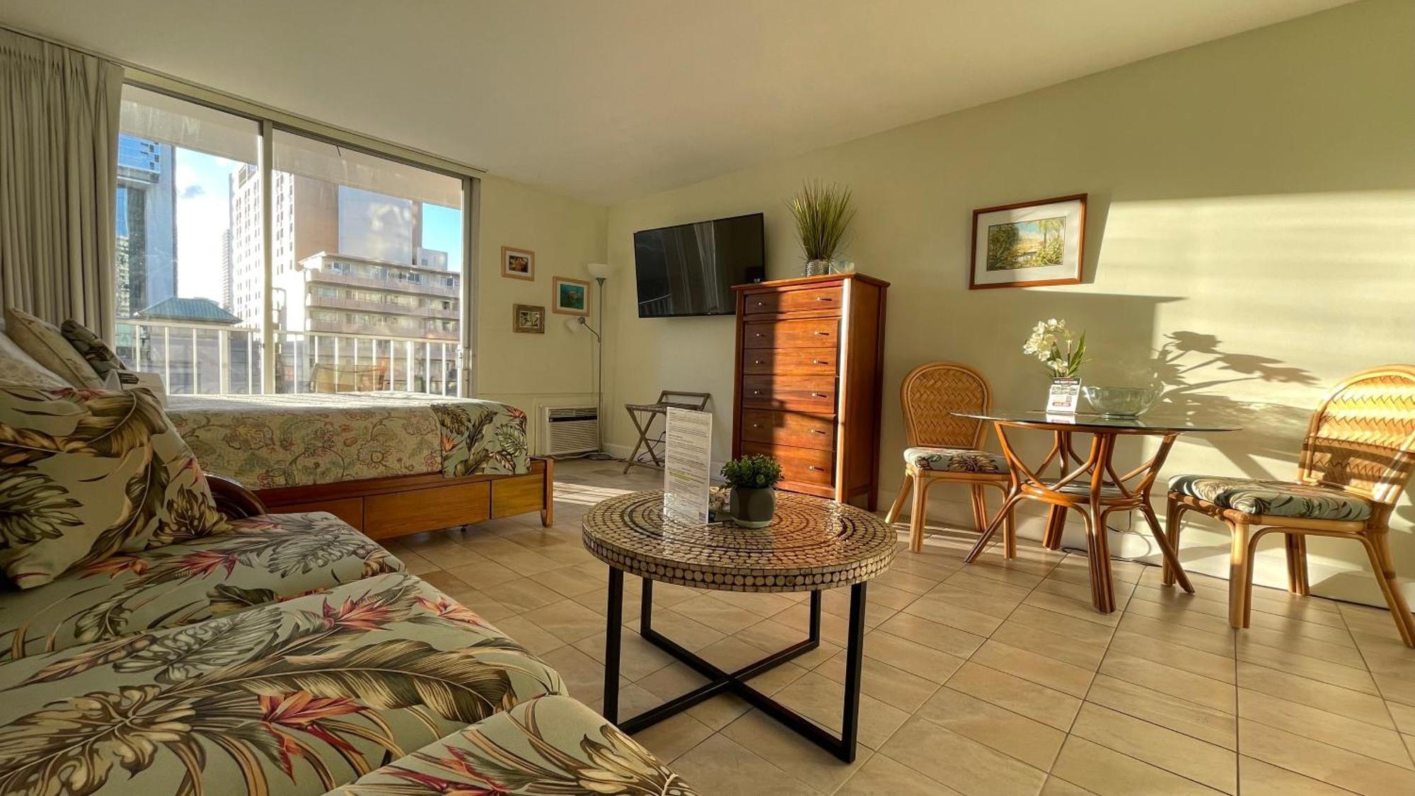 Tropical Studios At Marine Surf Waikiki - Free Parking - Best Location - Full Kitchen - Swimming Pool Χονολουλού Εξωτερικό φωτογραφία
